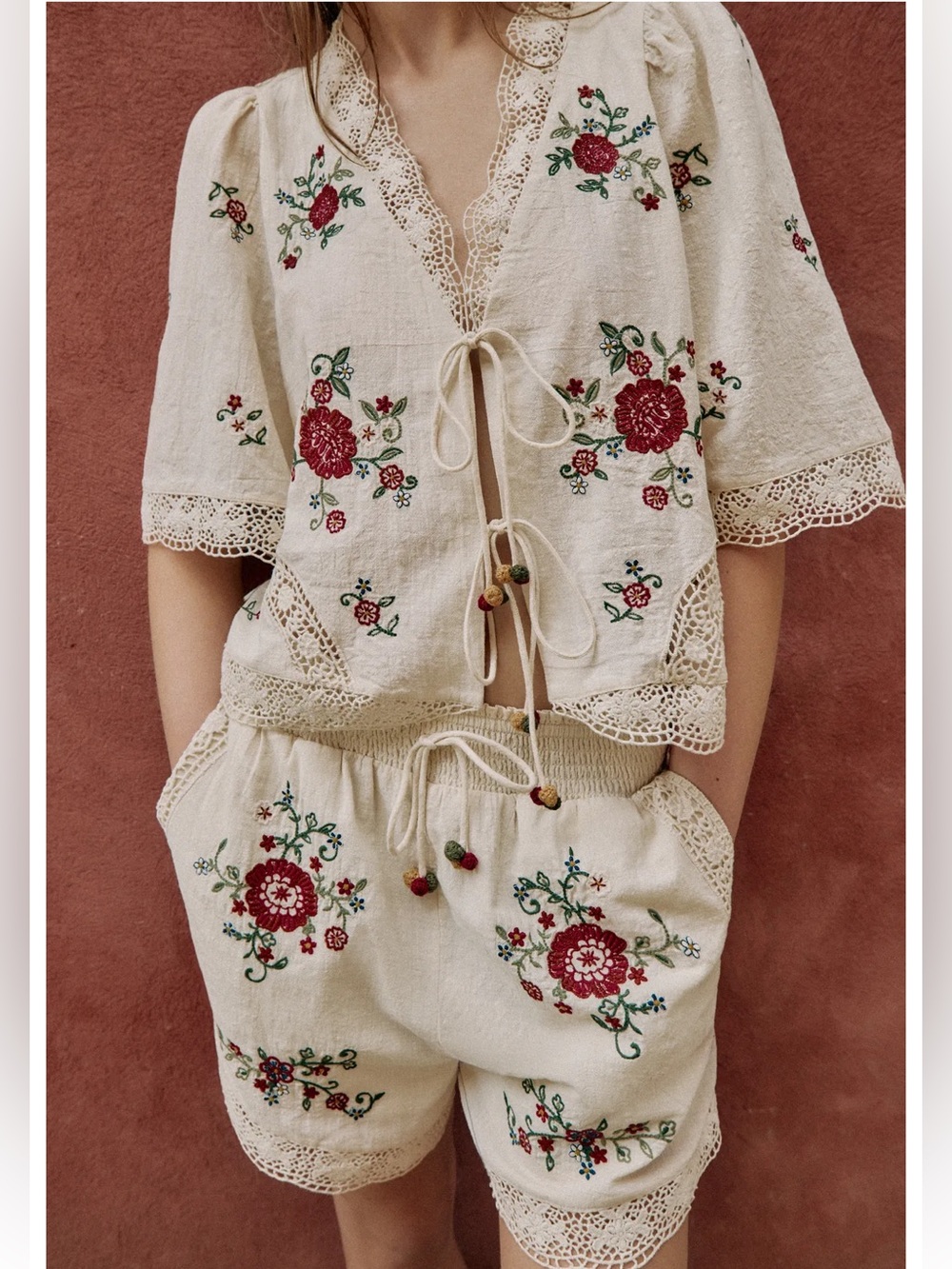 Zara EMBROIDERED FLORAL TOP